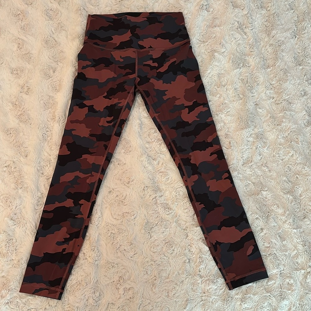 Lululemon leggings size 6 barely worn